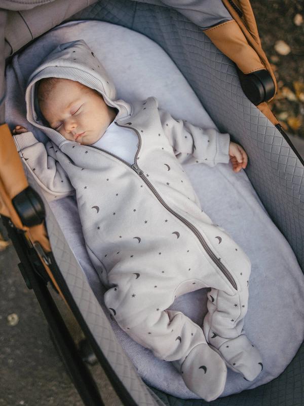 Утеплённый комбинезон с капюшоном Mjölk  с закрытой ножкой