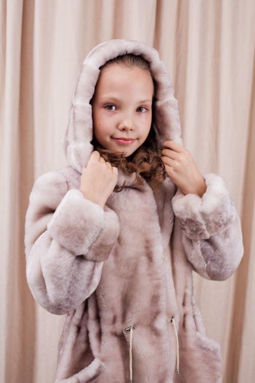 Мутоновая детская шубка Полина - Производитель детской меховой одежды Зимняя принцесса